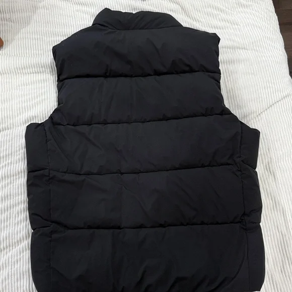 Abercrombie & Fitch Men's Black Quilted Vest - Picture 5 of 5